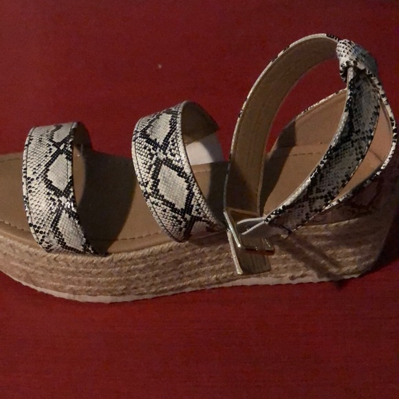 COPY - Python print platform sandals - Picture 4 of 4